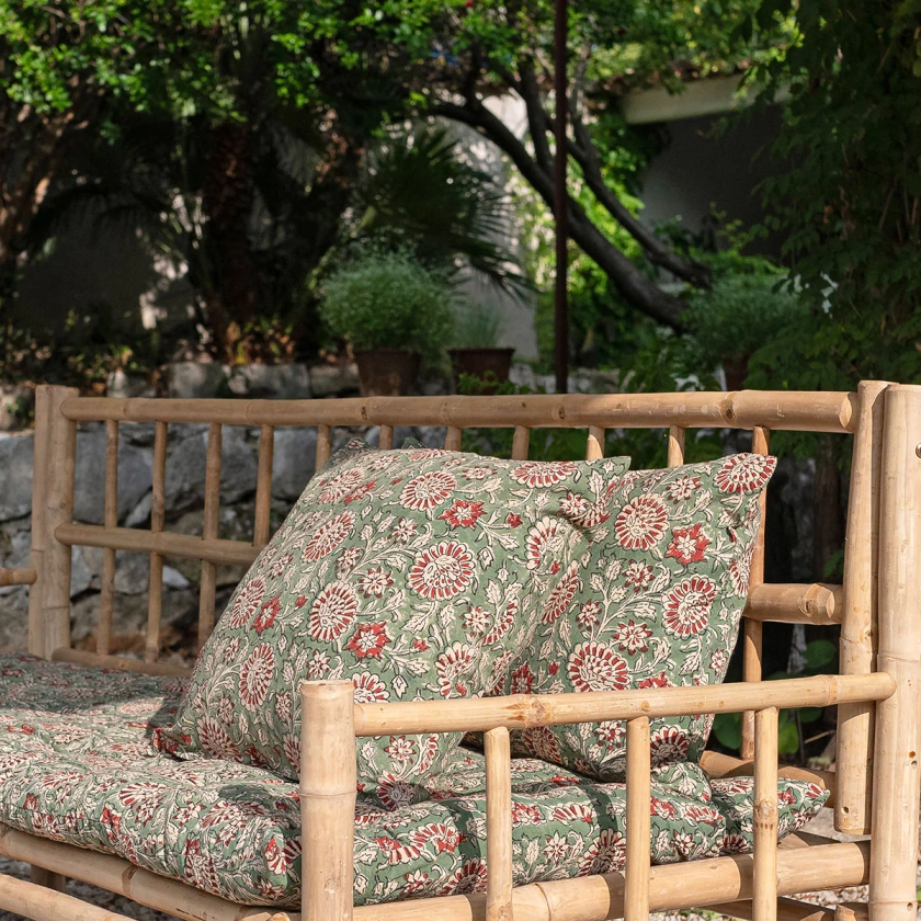 Coussin déhoussable en coton block print dominante vert Pamir