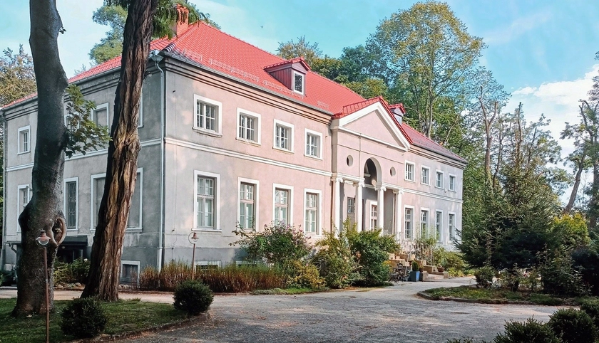 Country Mansion in Poland near Görlitz (Germany) | REALPORTICO