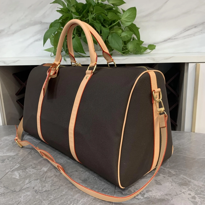 2023 Duffel Bags luxury fashion men women travel duffle bags brand designer luggage handbags With lock large capacity sport bag size 55CM