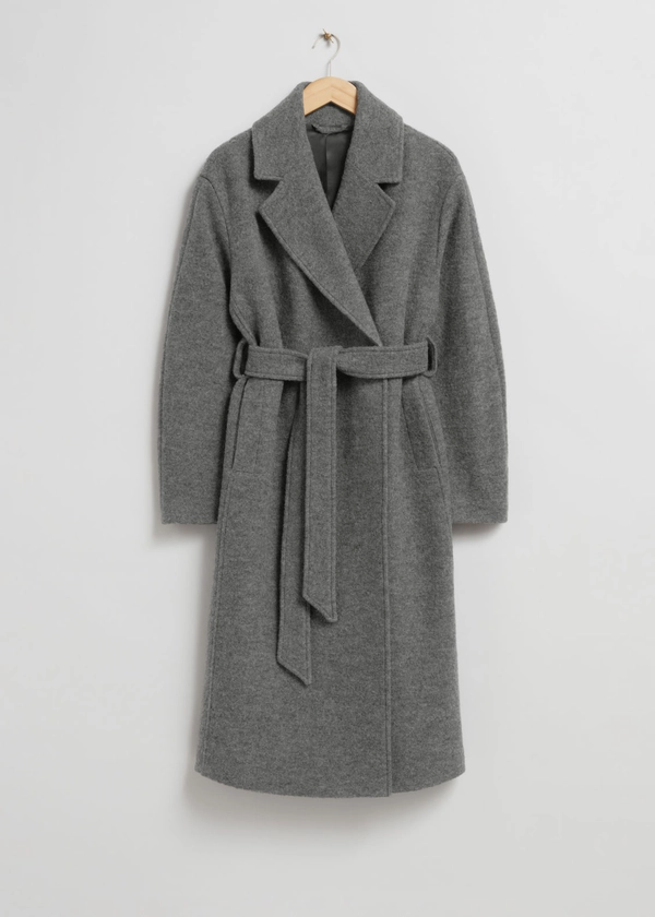 Manteau volumineux en laine avec ceinture