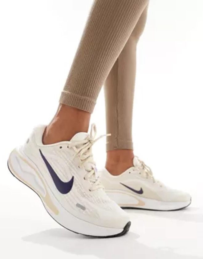 Nike Running - Journey Run - Baskets - Blanc et bleu marine | ASOS