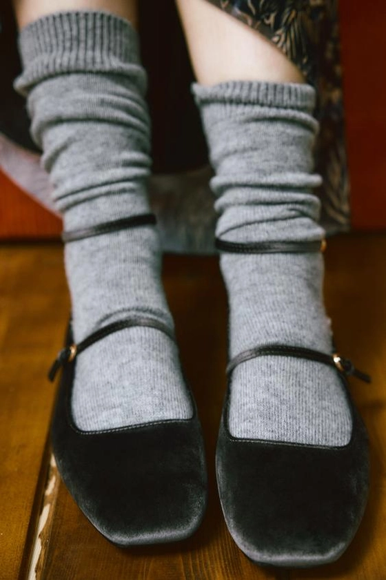 VELVET BALLET FLATS WITH STRAPS