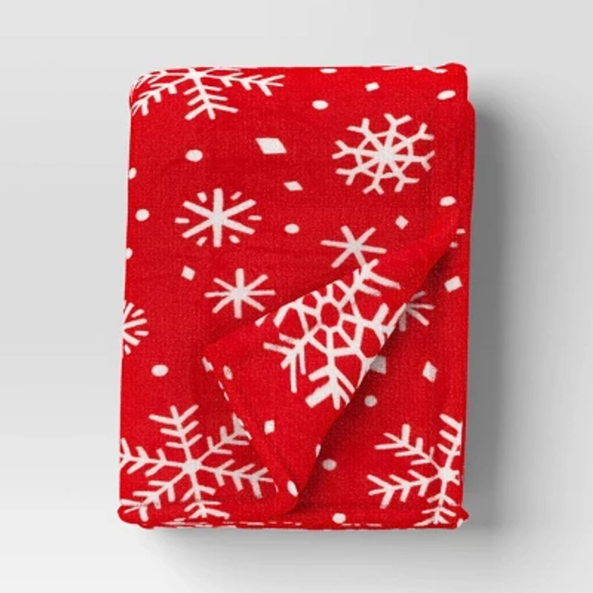 Christmas Snowflake Printed Plush Throw Blanket Red - Wondershop™