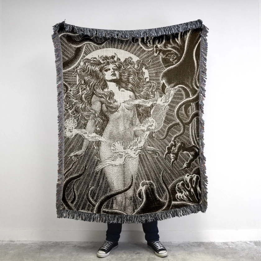 The Sorceress Vintage Fantasy Sci Fi Woven Throw Blanket: Vintage Novelty Blanket for Dorm Decor, Naps, Doge Decor, Gift for Him or Her