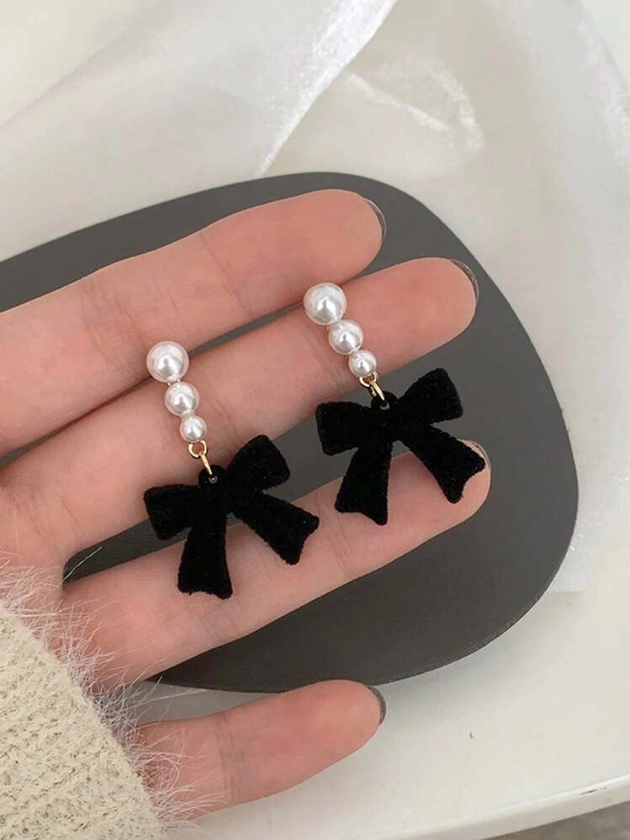 1 Pair Plush Black Pearl Bow Pendant Earrings