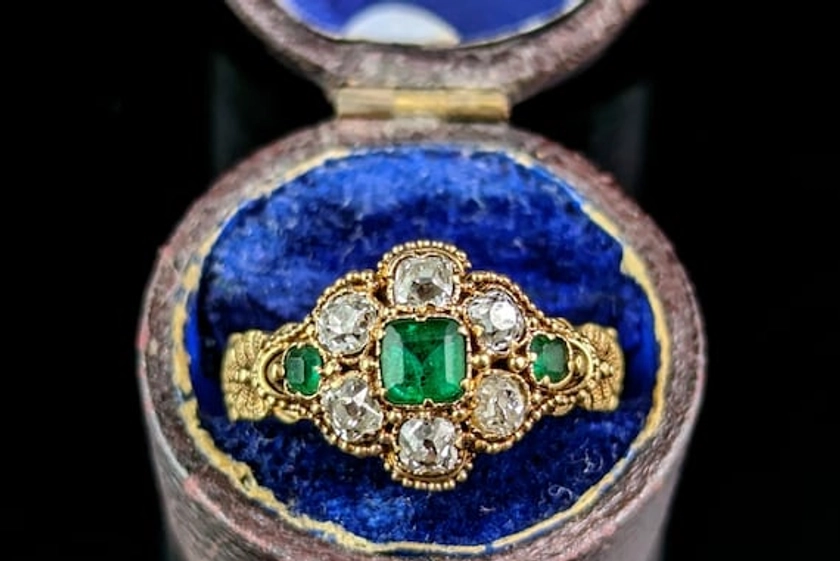 Antique Emerald and Diamond cluster ring, 18ct gold