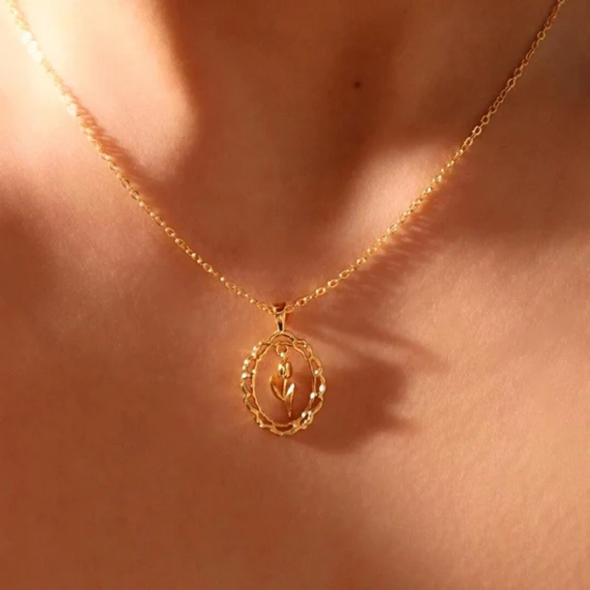 Dainty necklace tulip gold 14k, Elegant necklaces birthflower, Delicate flower, Stackable chain, Small bestfriend gift