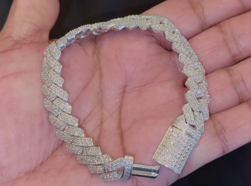 2.50 CARAT NATURAL DIAMONDS STERLING SILVER 43.07 GRAMS 8.50 INCHES 13 MM FANOOK CUBAN LINK BRACELET