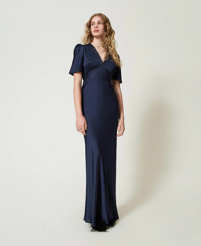 Robe longue en satin martel&eacute;