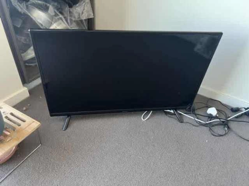 free tv and sofa - Entertainment & TV Units in Fawkner VIC | Gumtree Australia