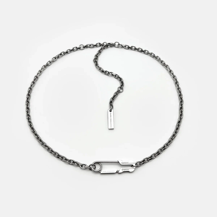 Safety pin Necklace | RARE-ROMANCE™