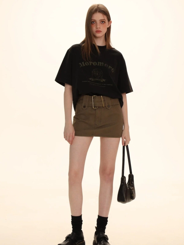 Sleek Wide-Belt Mini-Skirt