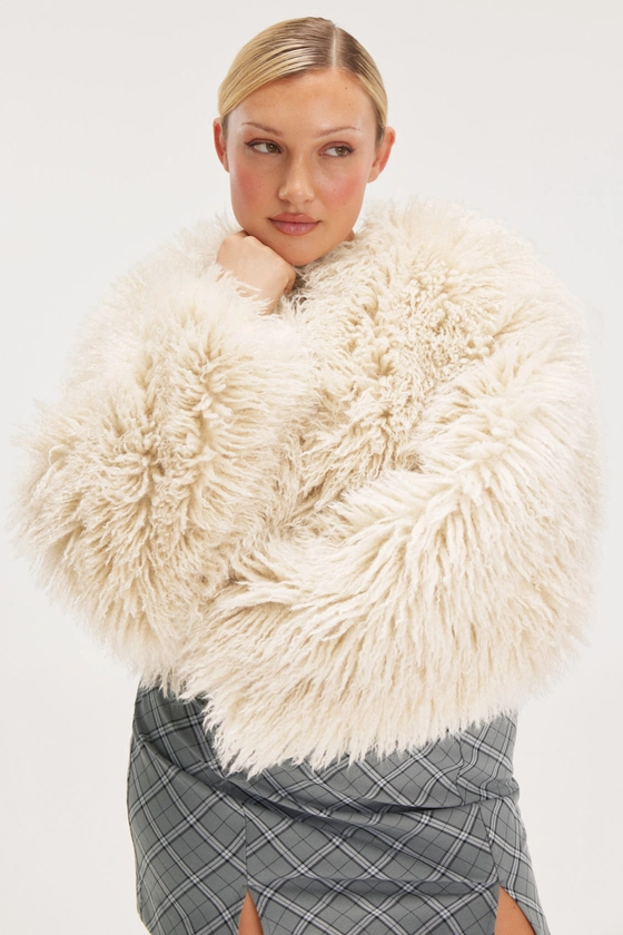 Veste courte en fourrure vegan - Blanc cassé - Faux fur jackets - Monki FR