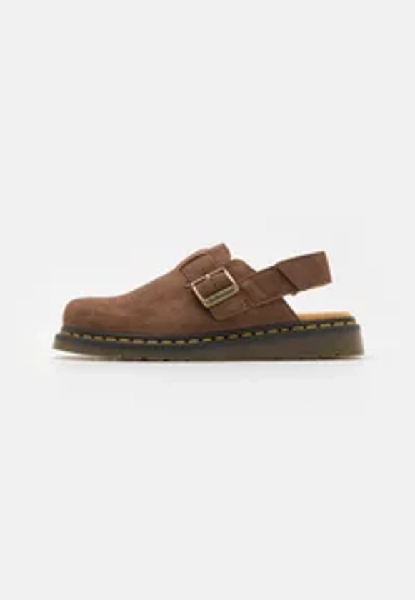 Dr. Martens JORGE II UNISEX - Mules - dark brown/marron foncé - ZALANDO.FR