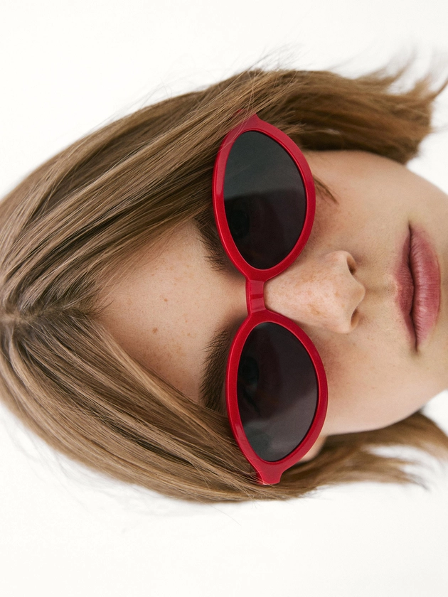 Oval sunglasses · Red · Accessories | Massimo Dutti