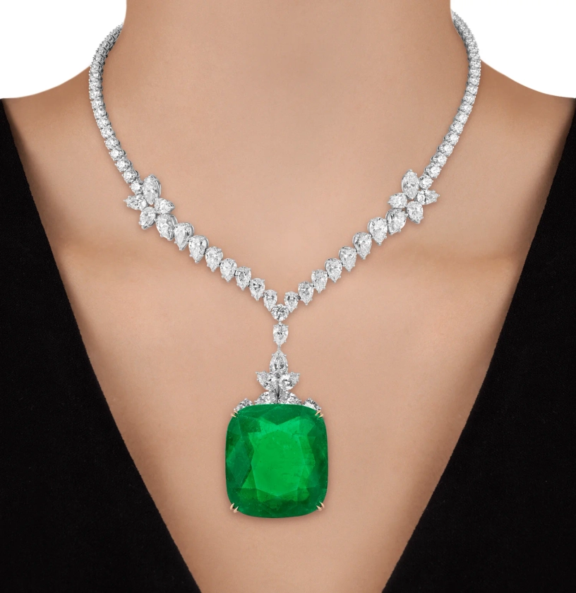 Harry Winston Colombian Emerald Necklace, 125.19 carats