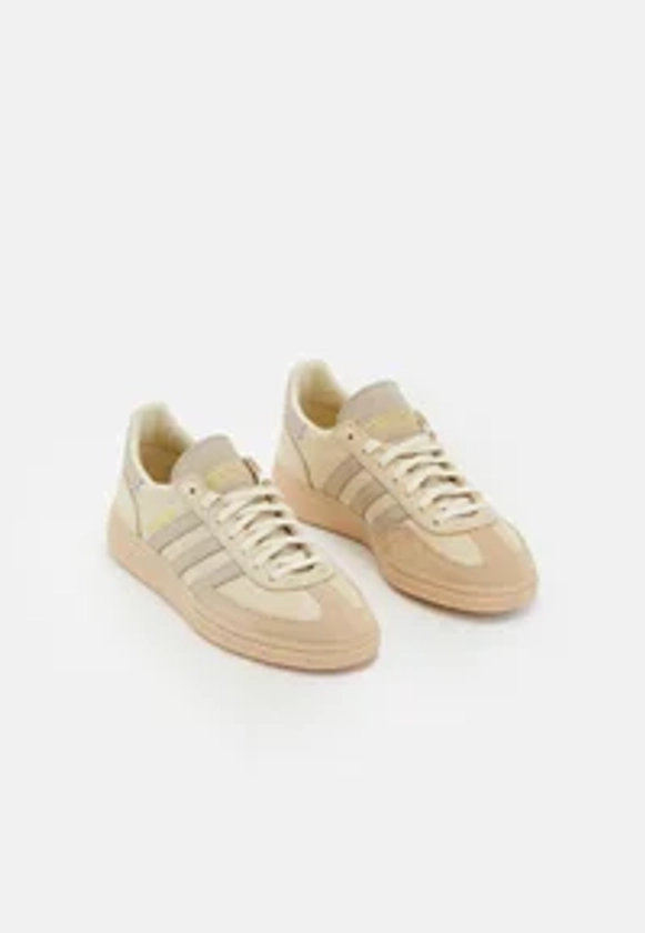 adidas Originals HANDBALL SPEZIAL UNISEX - Baskets basses - cream white/wonder beige/magic beige/écru - ZALANDO.FR