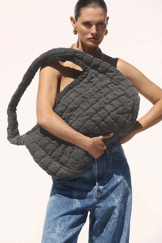 SAC BANDOULIÈRE OVERSIZE MATELASSÉ - GRIS - Bags - COS