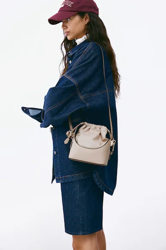 Bucket bag