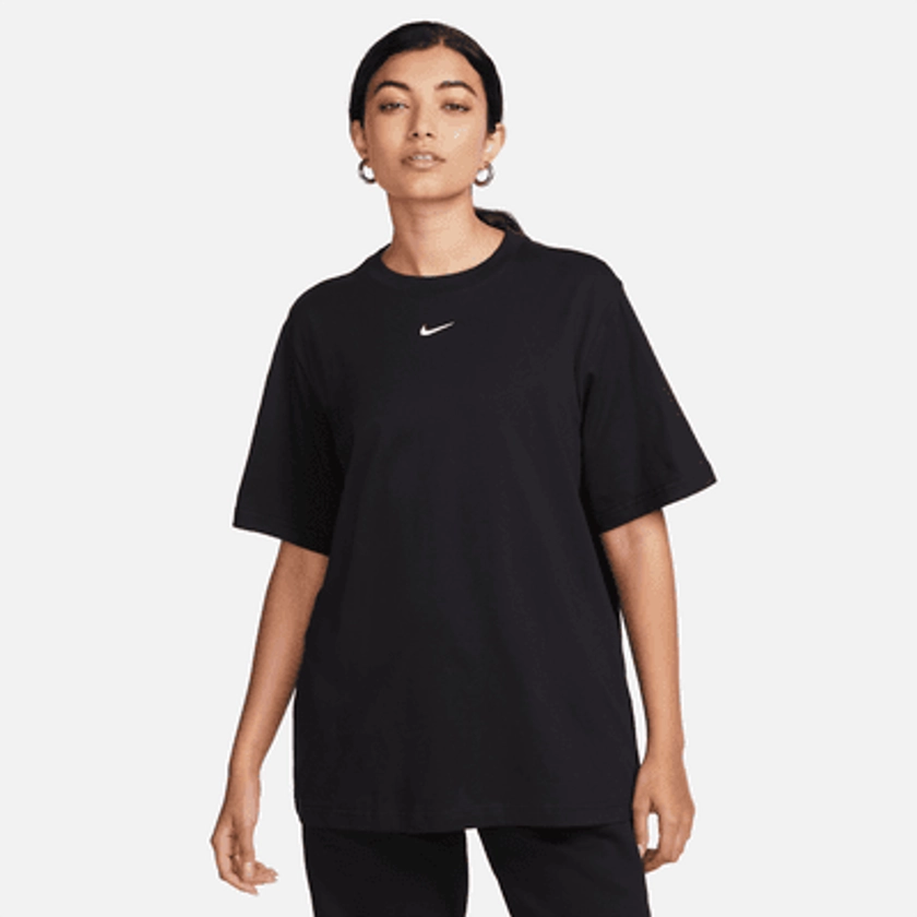 Nike Sportswear Essential Women's T-Shirt. Nike CZ