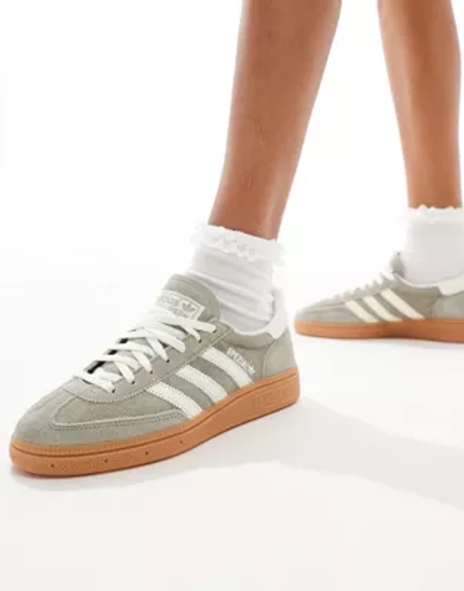 adidas Originals - Handball Spezial - Baskets avec semelle en caoutchouc - Gris/blanc | ASOS