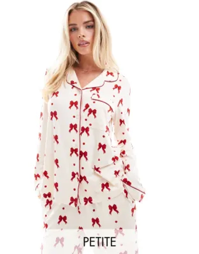 Chelsea Peers Exclusive Petite poly Exclusive red bow print in cream