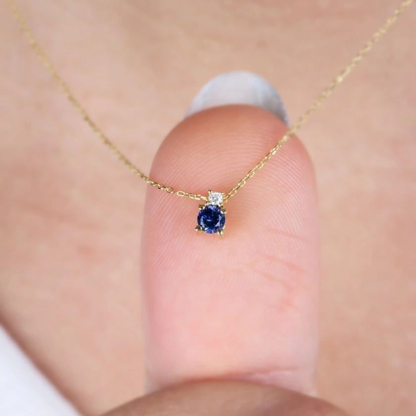 Single Diamond Round Sapphire Necklace 14K Solid Gold, September Birthstone Jewelry, Perfect Gift for Mother's Day Girlfriend Wife - Etsy