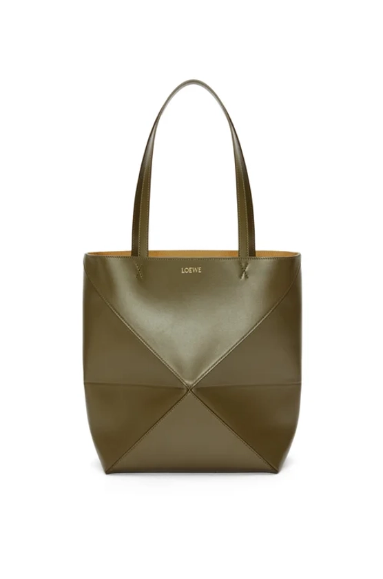 Puzzle Fold Tote moyen en cuir de veau brillant Vert Kaki Foncé - LOEWE