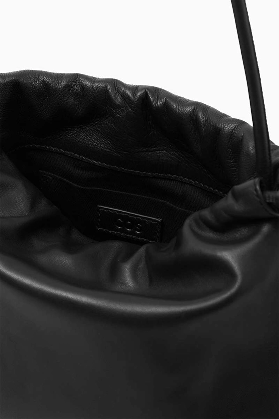 MINI CAVATELLI CLUTCH - LEATHER - BLACK - COS