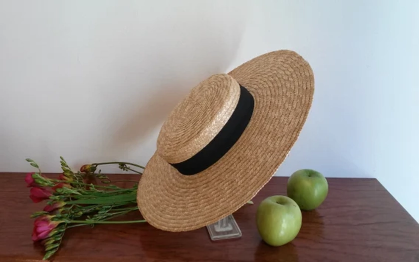 Natural straw boater, straw boater, Provençal boater, charming wedding hat, summer hat, beach hat.