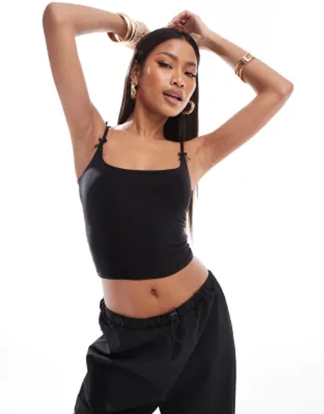 Kaiia - Crop top avec nœuds sur les bretelles - Noir | ASOS