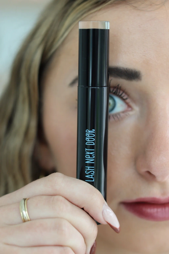 Lash Next Door Mascara