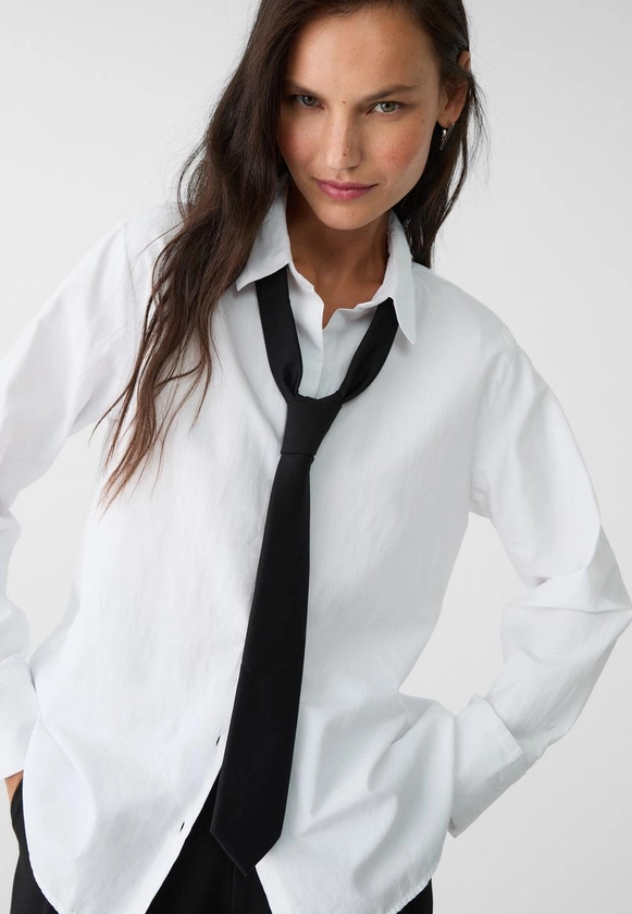 Chemise popeline basique - Chemisiers et blouses femme | Stradivarius France