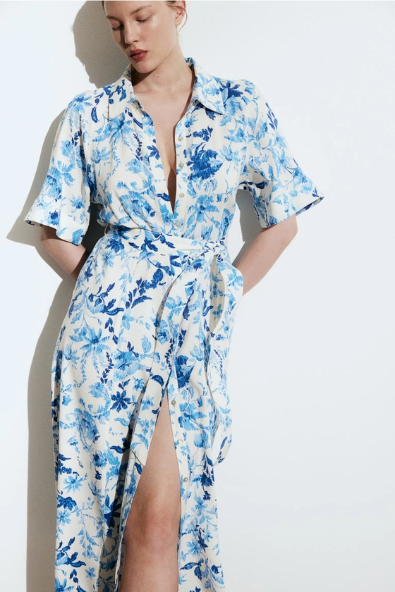 Tie-belt shirt dress - Short sleeve - Midi - White/Blue floral - Ladies | H&M IE