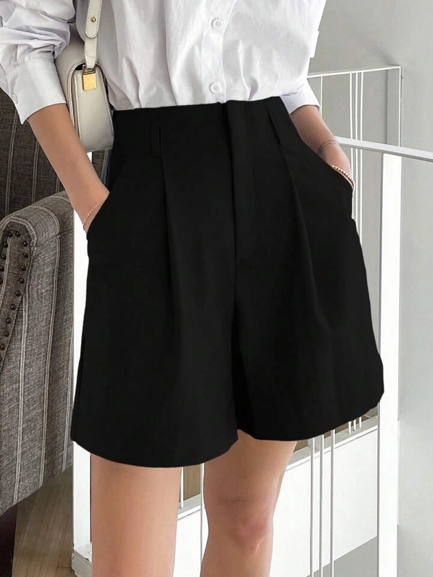 DAZY Shorts droits larges plissés de couleur unie avec poches inclinées pour une tenue décontractée d"été