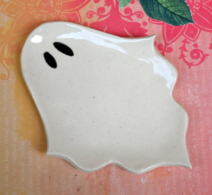 Ghost spoon rest. Spooky soap holder. Ring holder. Tea bag rest. Halloween decoration. Trinket dish. Spooky tea light holder. Teaspoon rest