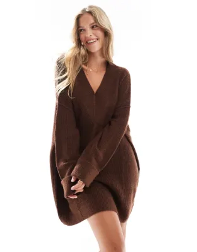 Miss Selfridge - Robe courte ample à col V - Chocolat | ASOS