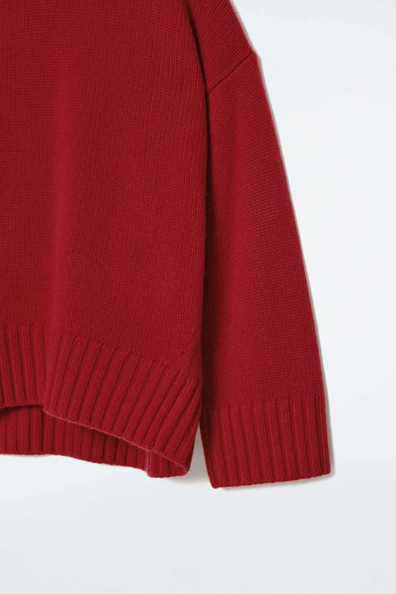 CHUNKY PURE CASHMERE TURTLENECK JUMPER - RED - COS