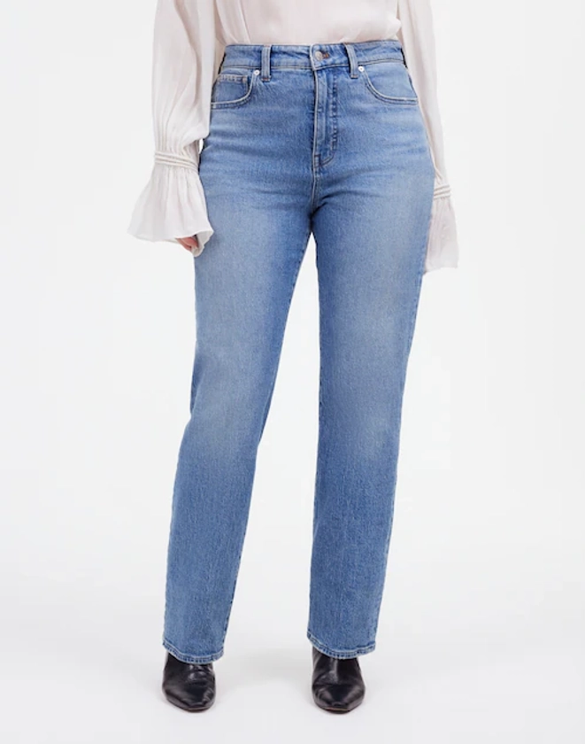 The Curvy '90s Straight Jean in Belmere Wash