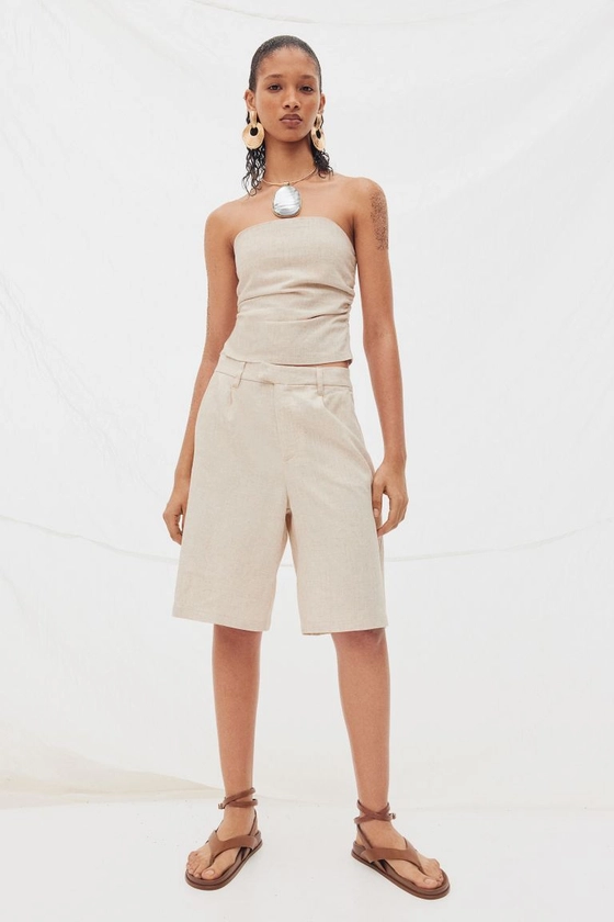 Dressy Linen-blend Shorts - Regular waist - Knee-length - Light beige - Ladies | H&M CA