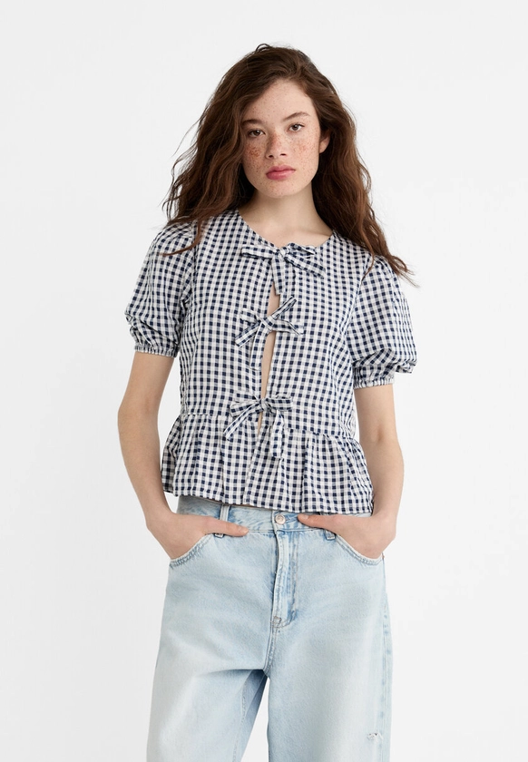 Gingham blouse with knot detail - Women's fashion | Stradivarius France