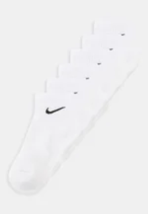 Nike Performance EVERYDAY CUSH ANKLE 6 PACK UNISEX - Sportsocken - white/black/weiß - Zalando.de