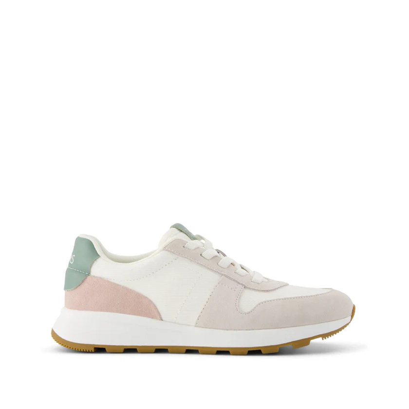 TRVL LITE Retro Runner Sneaker