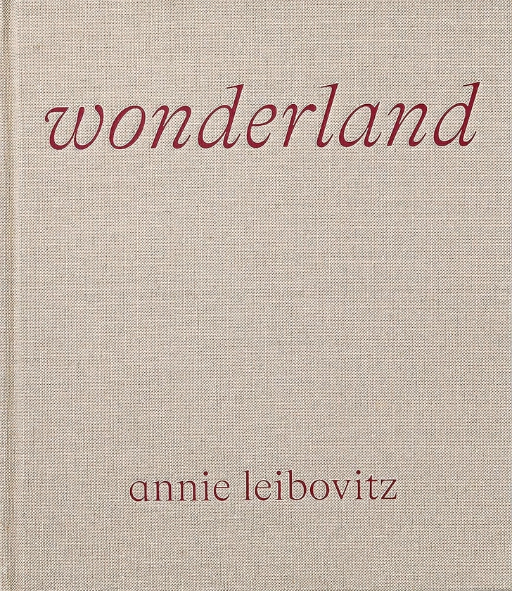 Wonderland: Leibovitz, Annie, Wintour, Anna: 9781838661526: Amazon.com: Books