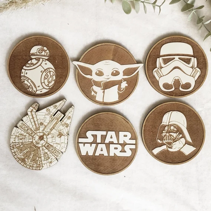 Set of 6 Star Wars Wooden Coasters • Grogu, Darth Vader, Stormtrooper, Falcon Ship, BB 8 and Logo • Wood • Gift • Geek • Free Customization