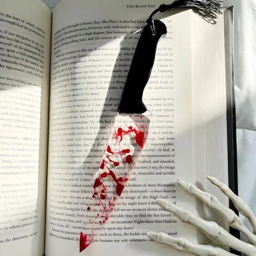 Marcadores de libros con cuchillo sangriento divertidos, colgantes con borlas, machete sangriento gráfico y 2 estilos (cuchillos falsos sin filo), accesorios de broma clásicos de terror para fiestas