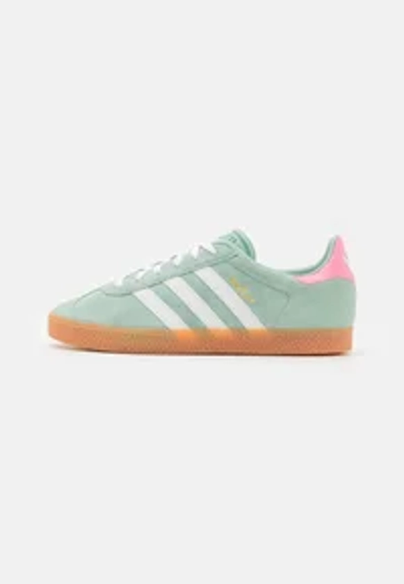 GAZELLE - Baskets basses - hazy green/footwear white/bliss pink