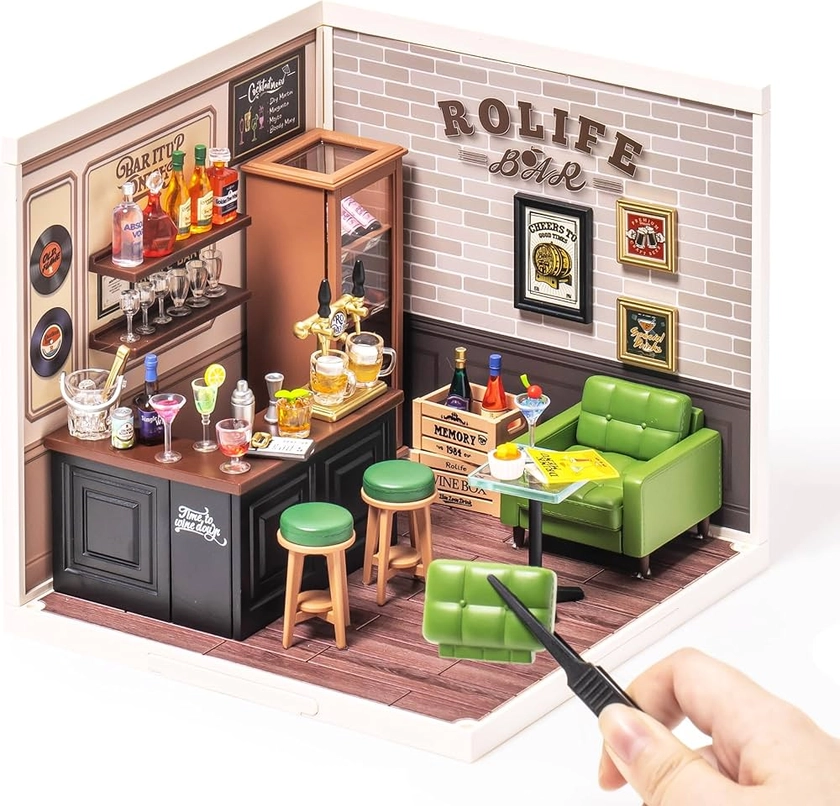 Rolife Miniature Maison Super Monde Maison de Poupée Maquettes et Accessoires Hobbies des Femmes Cadeau d'anniversaire de Noël pour Enfants et Adultes (Leisure Cheers Bar) : Amazon.fr: Jeux et Jouets