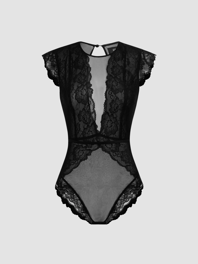 Tenue de Sabrina Carpenter Dentelle Lace Round Neckline Solid Cut Out See-through Bodysuit For Rencard