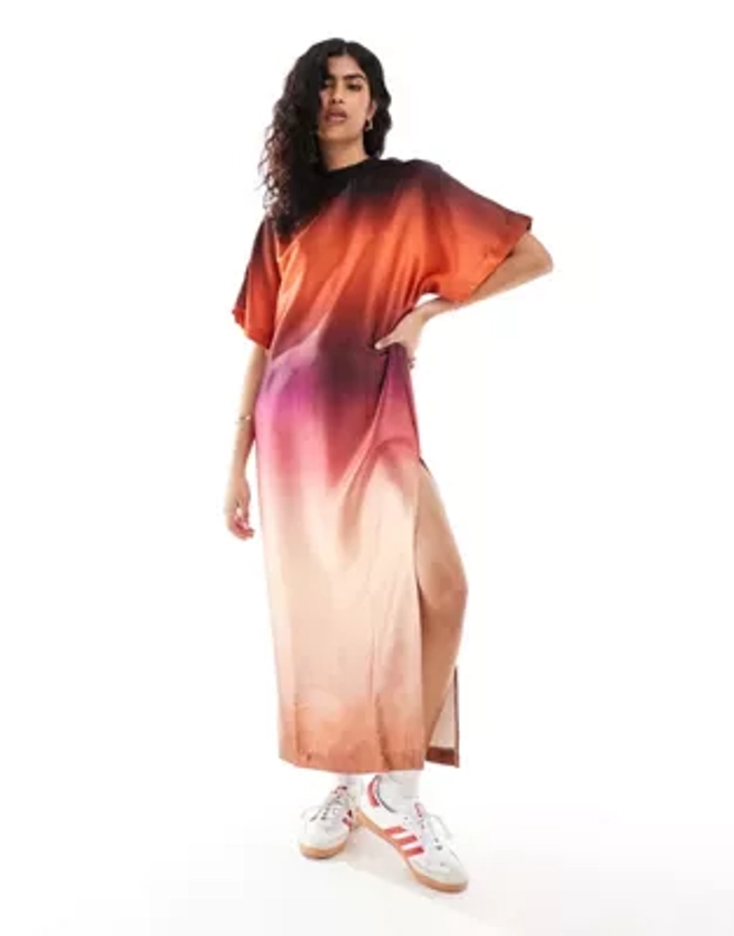 ASOS DESIGN - Robe t-shirt mi-longue oversize en satin - Imprimé dégradé